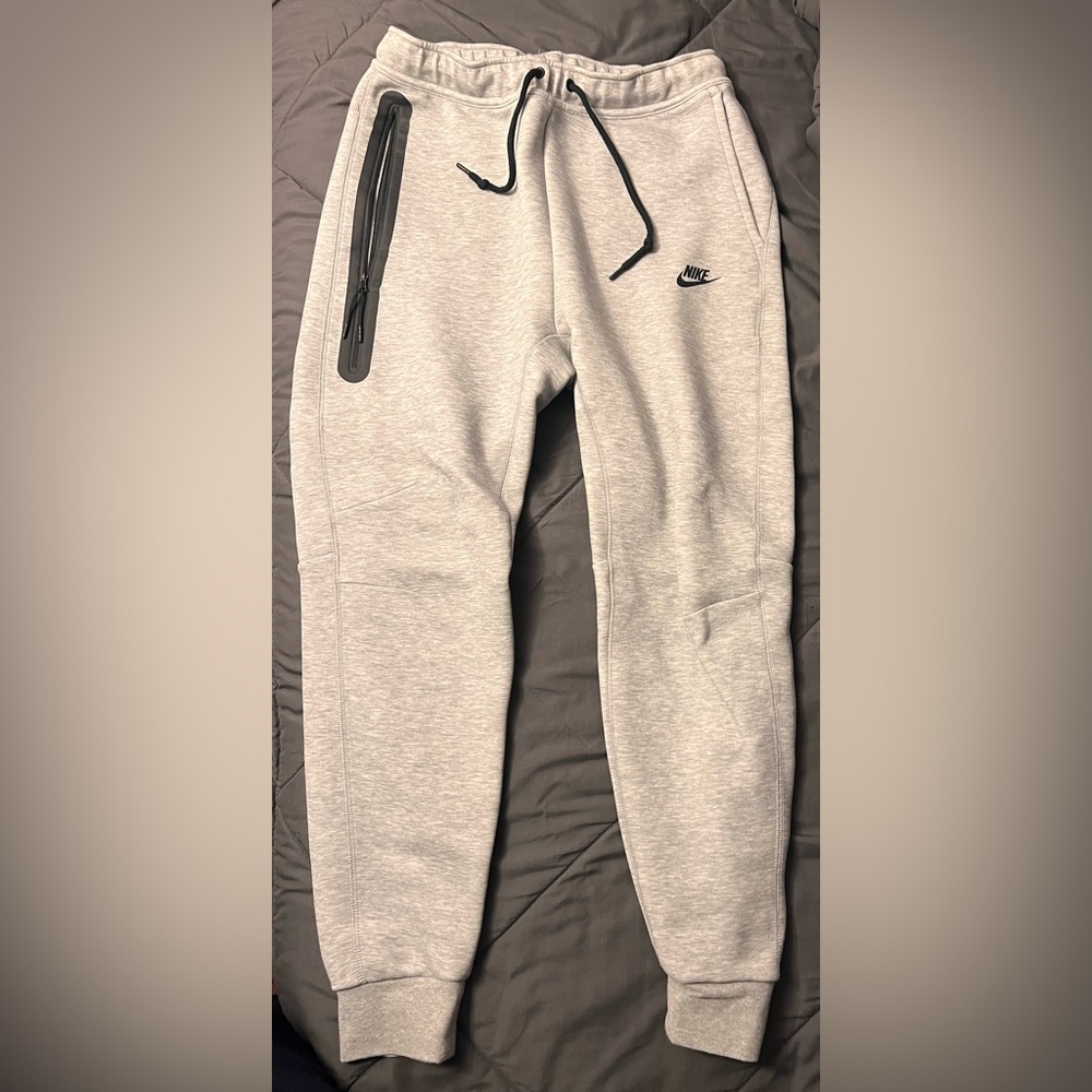 Nike tech fleece joggers